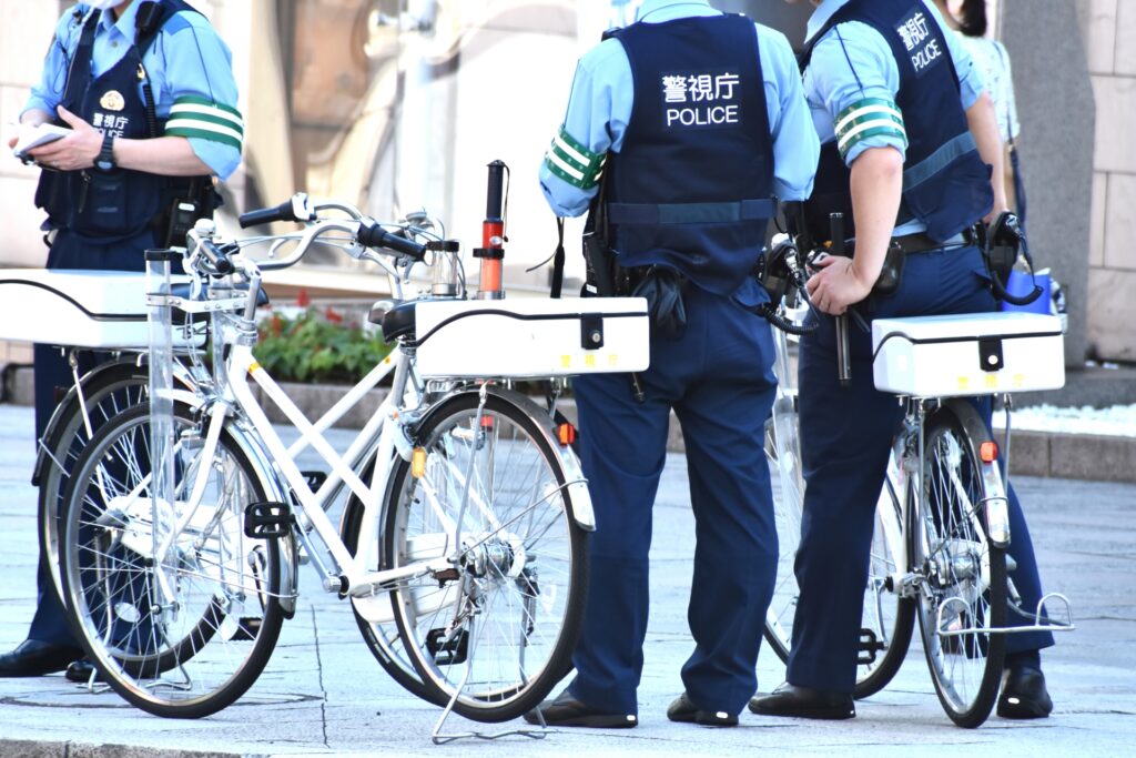 事故処理する警察の仕事のイメージ図